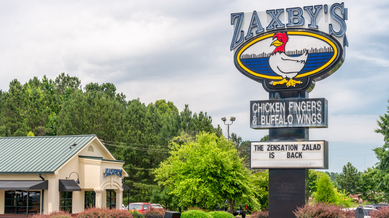 Zaxby's restaurant and sign