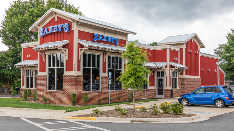 Zaxby's exterior