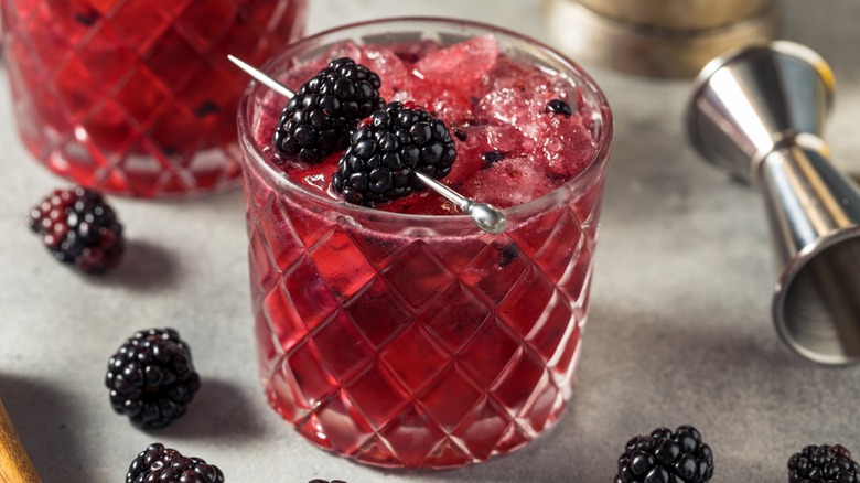 Bramble cocktail with blackberries