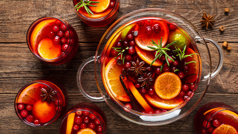 Festive punch bowl