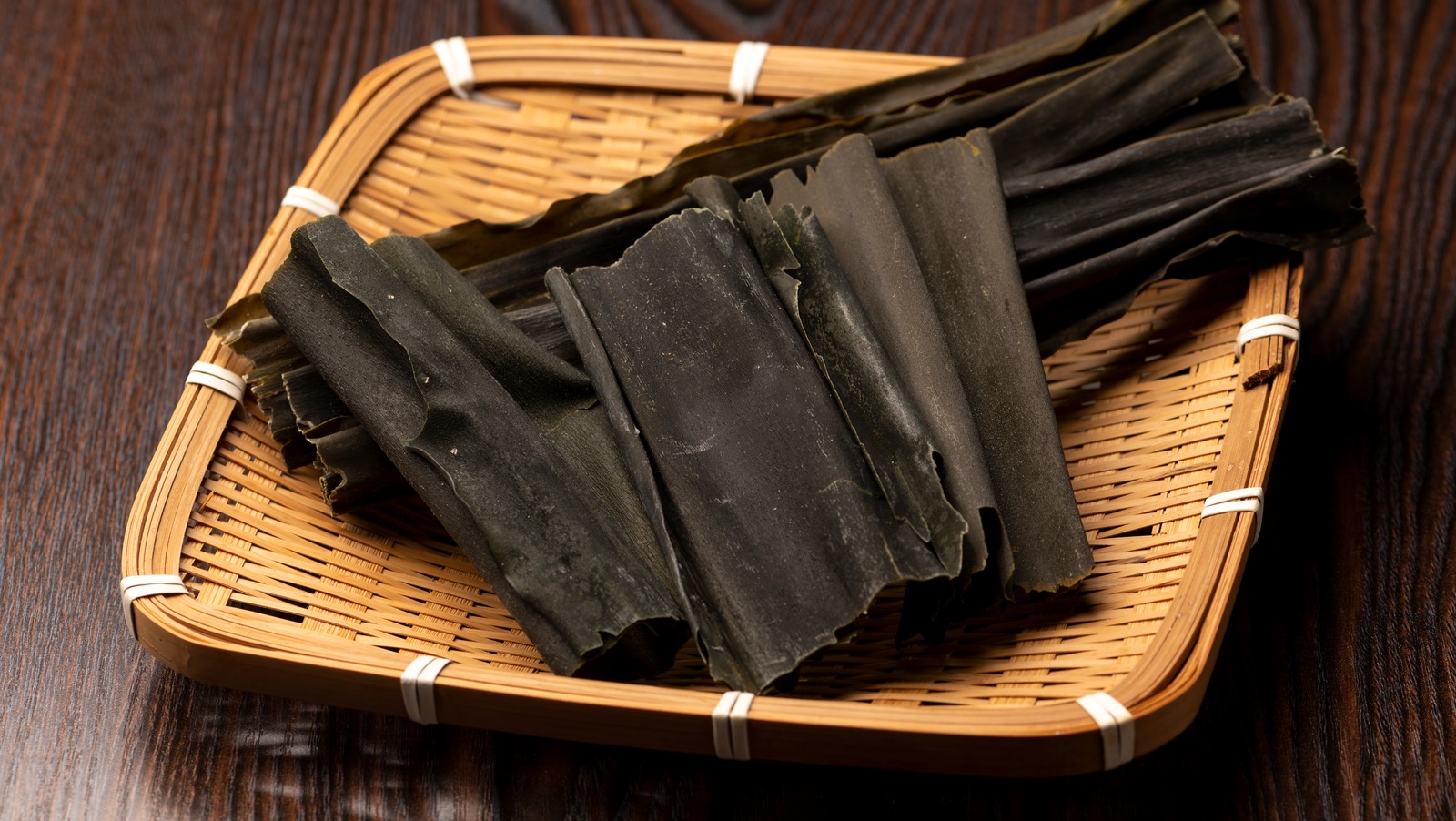 Kombu Vs Kelp (5 Facts For Your Next Delicious Culinary Adventure)