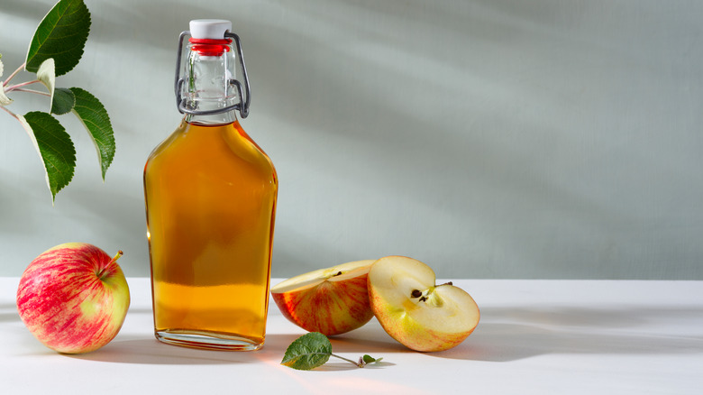 bottle of apple cider vinegar