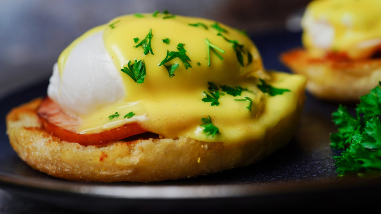 Eggs benedict with Canadian bacon