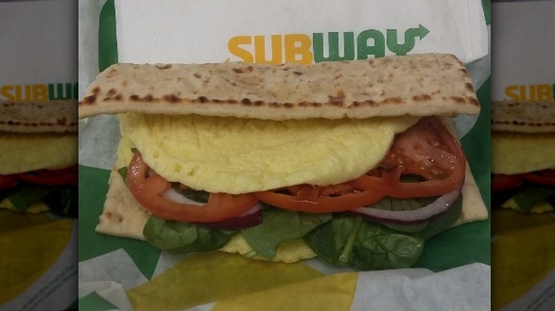 Subway flatbread with egg and veggies