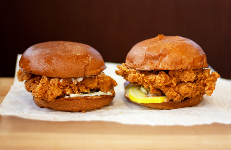 Chicken sandwich (Popeyes)