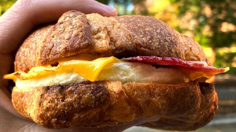 dunkin breakfast sandwich