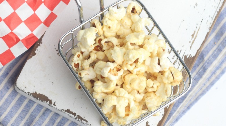 kettle corn in wire bowl