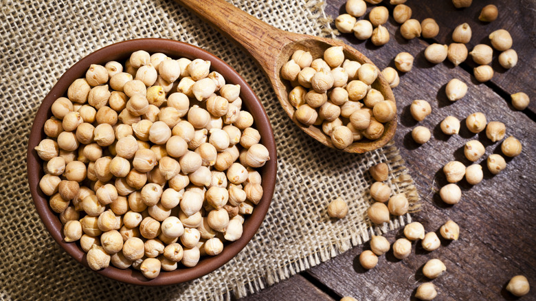 Dried chickpeas in a bowl