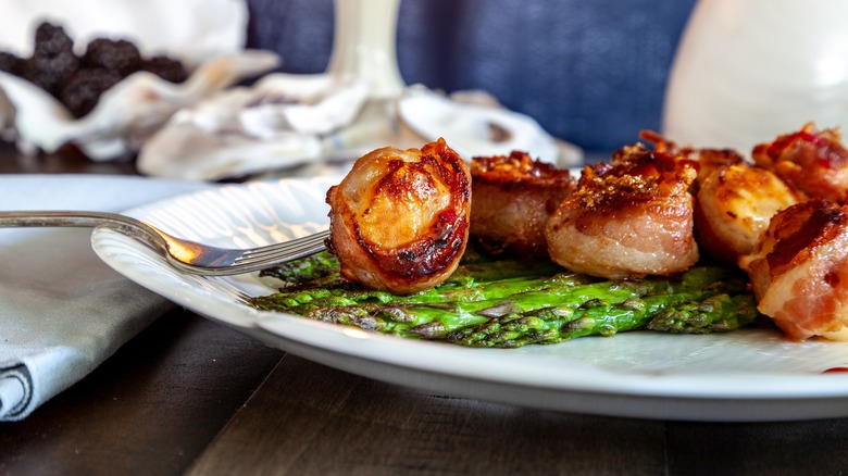 bacon wrapped sea scallops