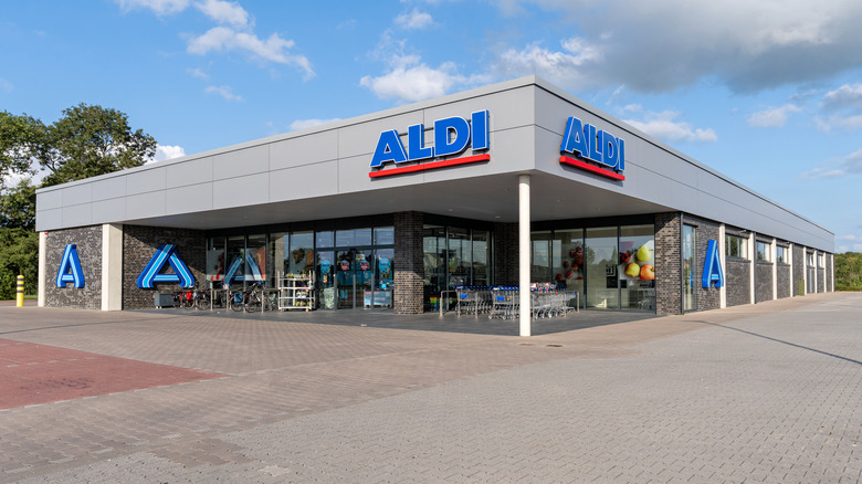 Aldi storefront