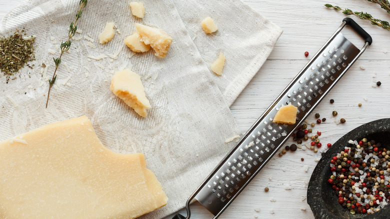 Parmesan Whole Pepper Herbs