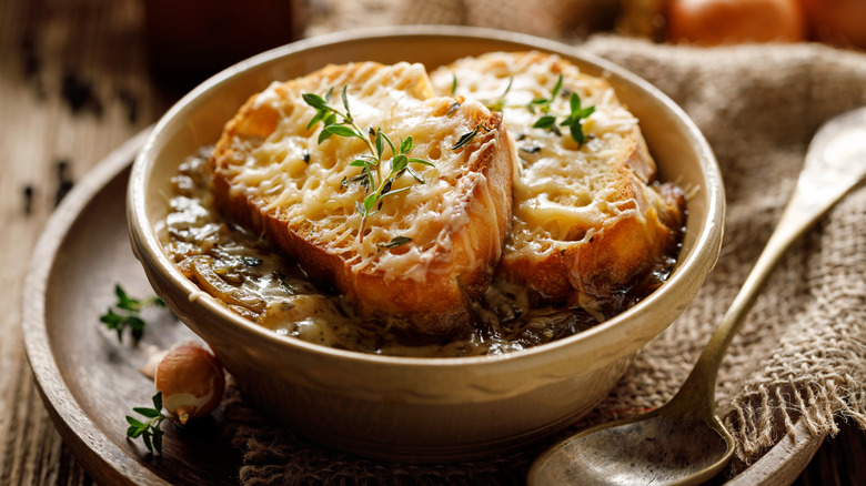 french onion soup cheese croutons