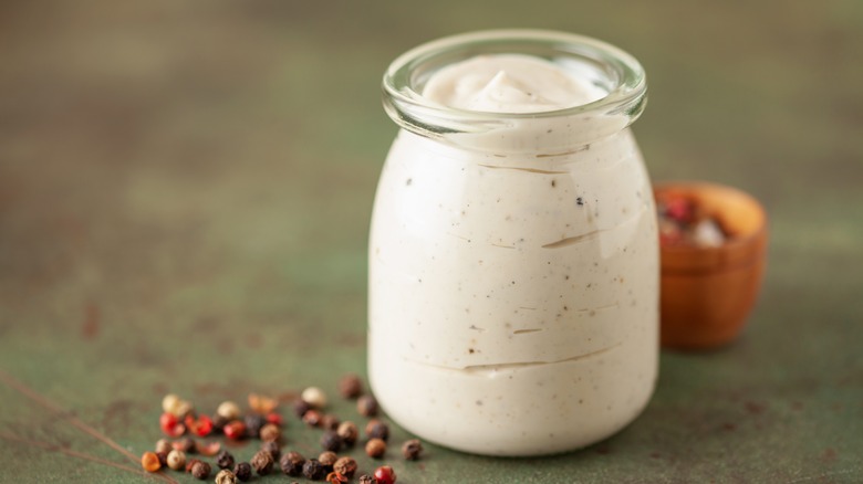 Alabama white sauce with peppercorns