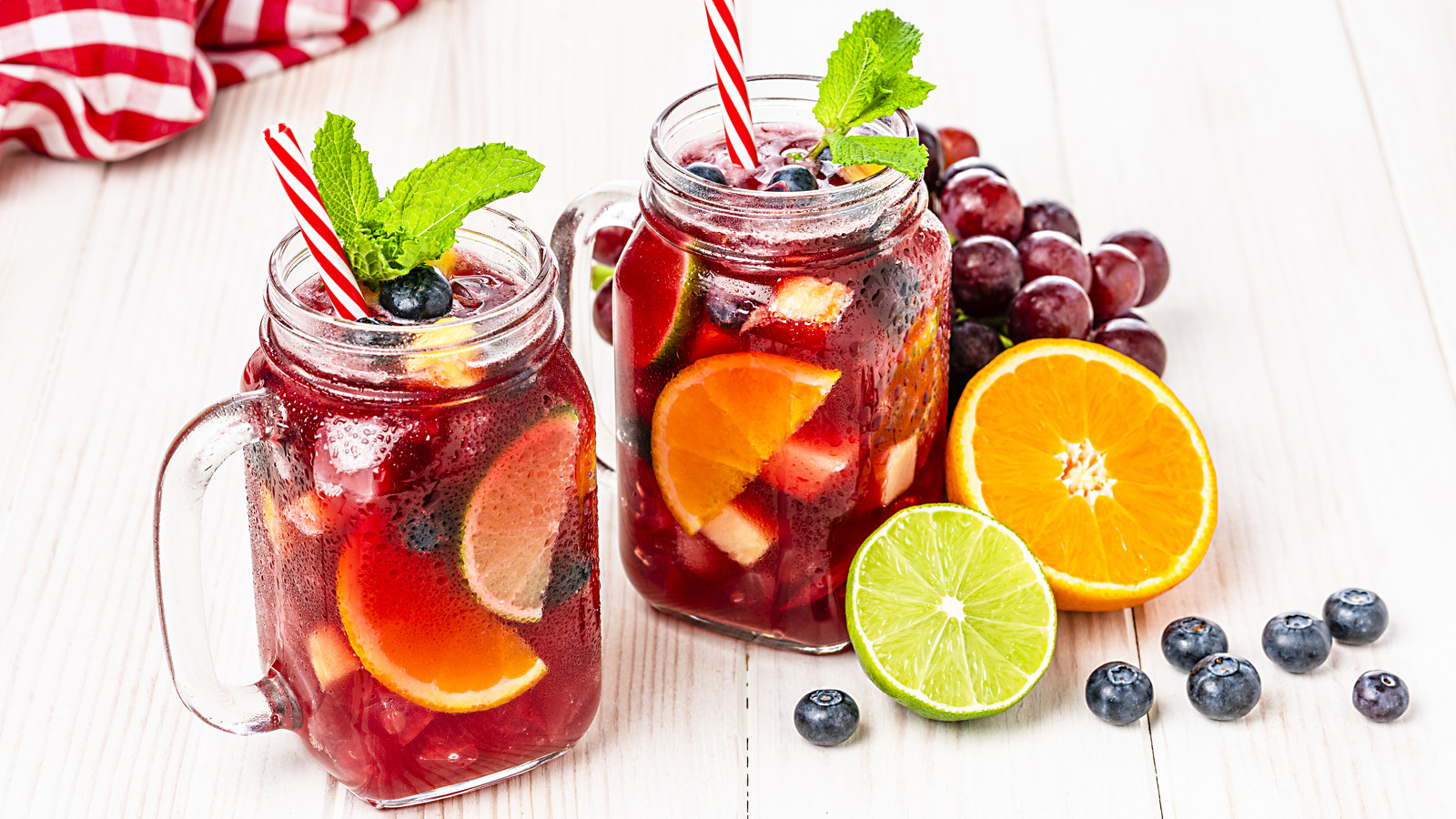 Fruit Sangria Stock Photos - 31,004 Images | Shutterstock