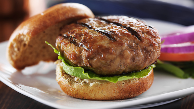 Grilled turkey burger