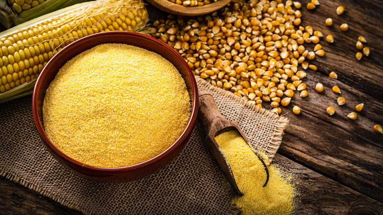 bowl of cornmeal with cobs and kernels