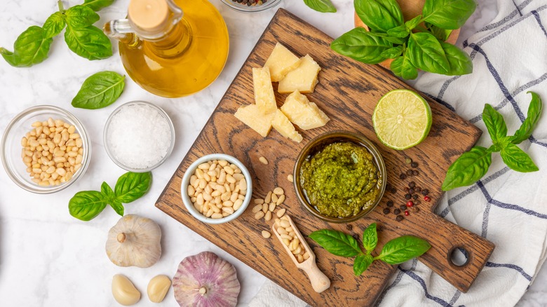 Pesto sauce and its ingredient laid out