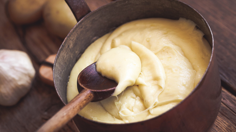 aligot in a pot