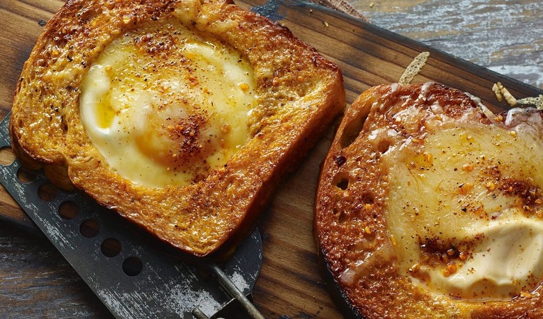 Cedar Plank Grilled Egg in Toast