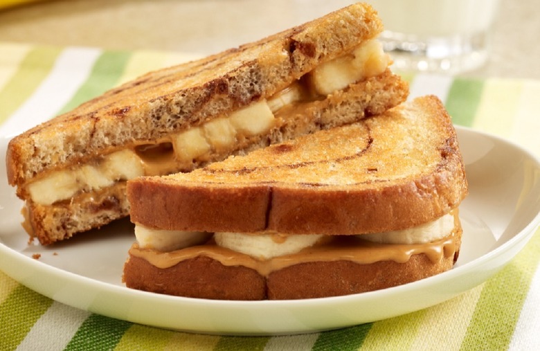 Healthy Grilled Peanut Butter and Banana Sandwich