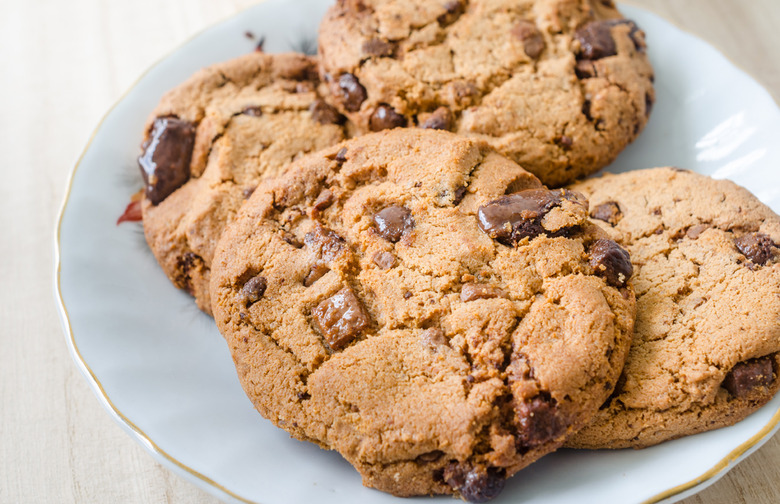 Alex Guarnaschelli's Chocolate Chip Cookies