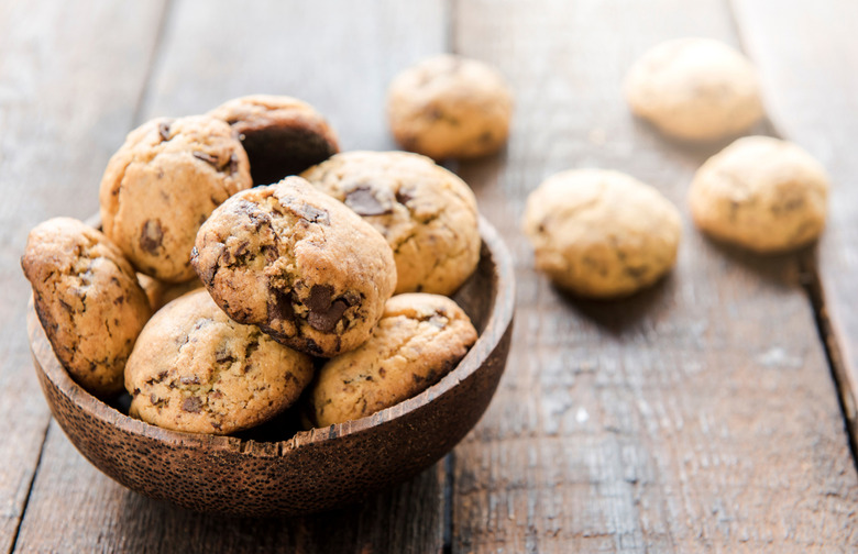 Vanilla Chocolate Chip Cookies