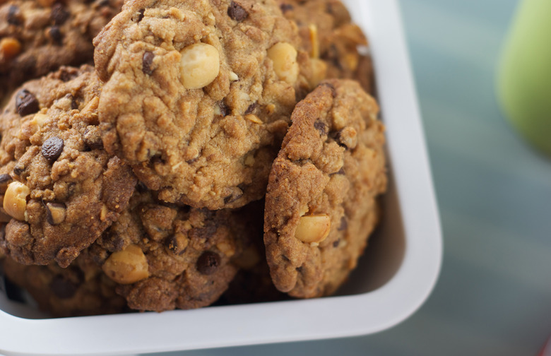 Paleo Macadamia Chocolate Chip Cookies