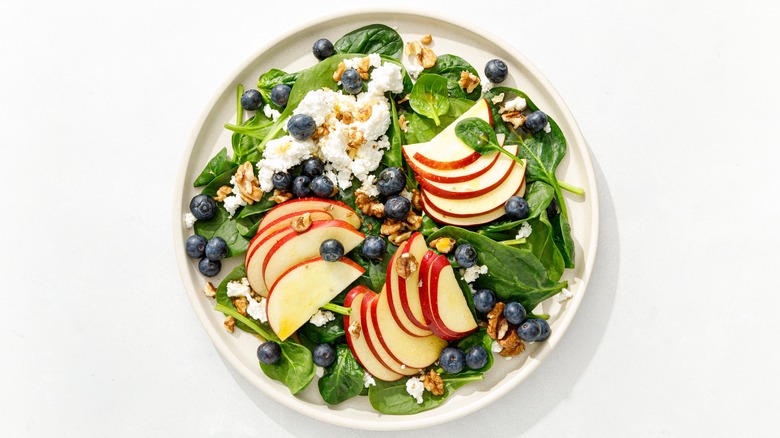 salad with blueberries and apples