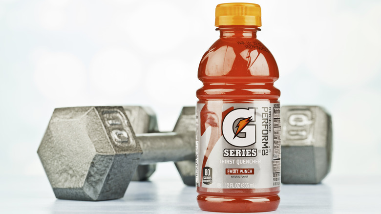 Gatorade with two dumbells