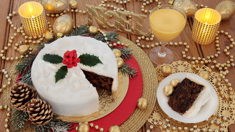 christmas cake and eggnog