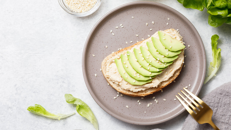 Avocado toast with hummus 