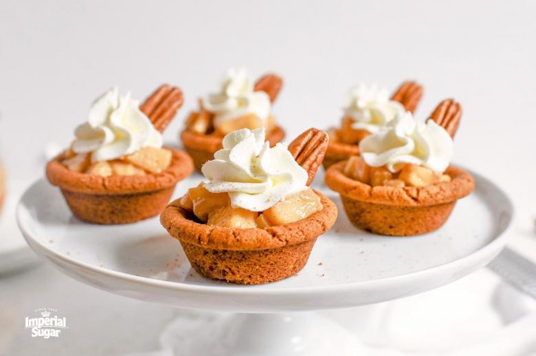 Caramel Apple Gingerbread Cookie Cups