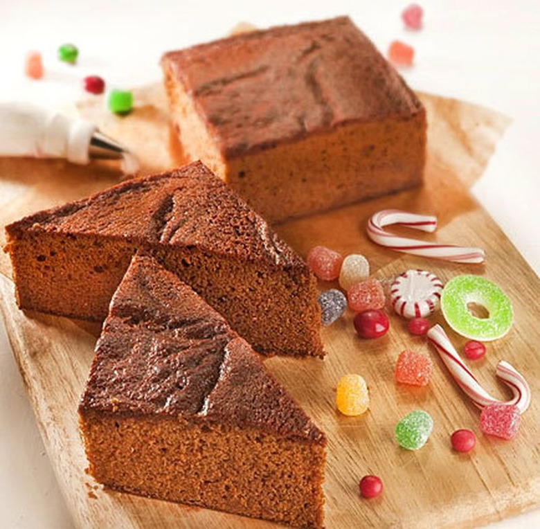 Gingerbread Cake Houses