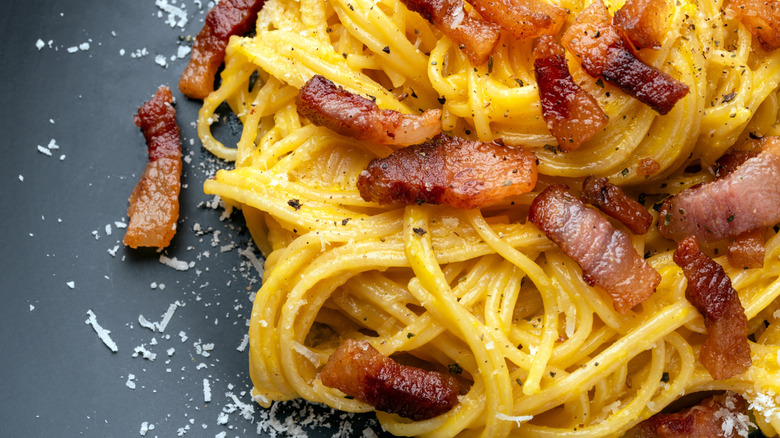 spaghetti carbonara and bacon