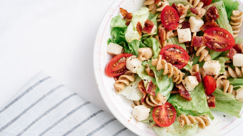 BLT pasta salad with cheese