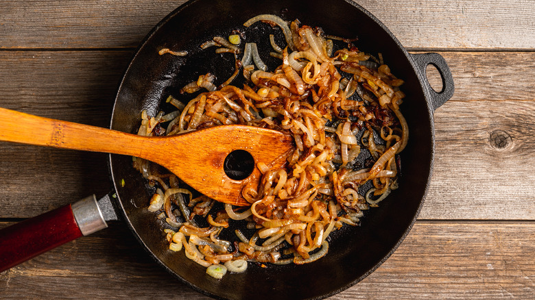 Caramelizing onions in pan