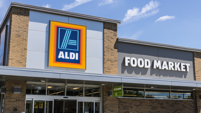 The outside of an Aldi store