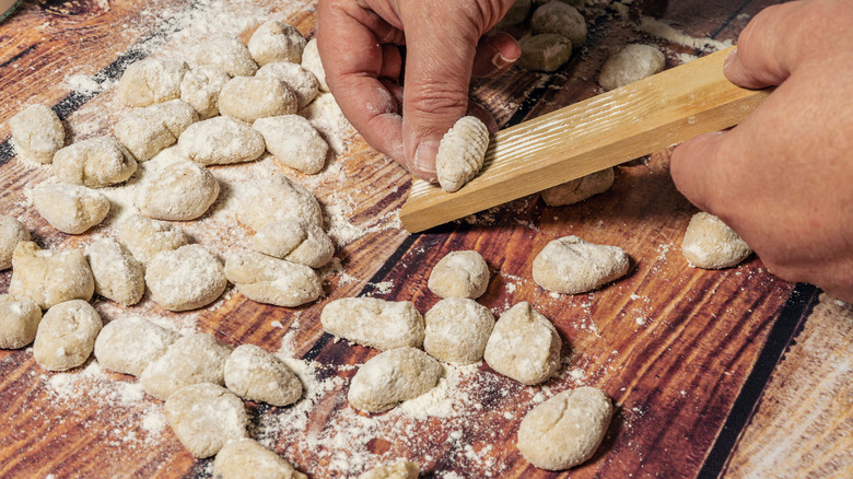 gnocchi making with ridge board