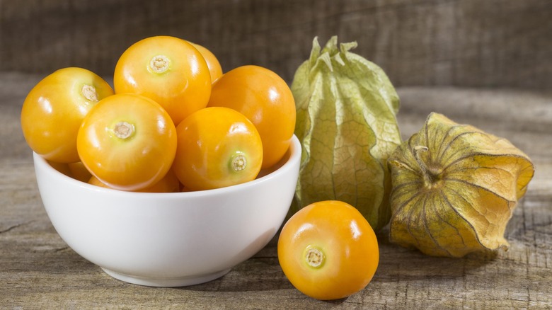 Golden Berries The Little Known Superfood That Tastes Like Clementines 