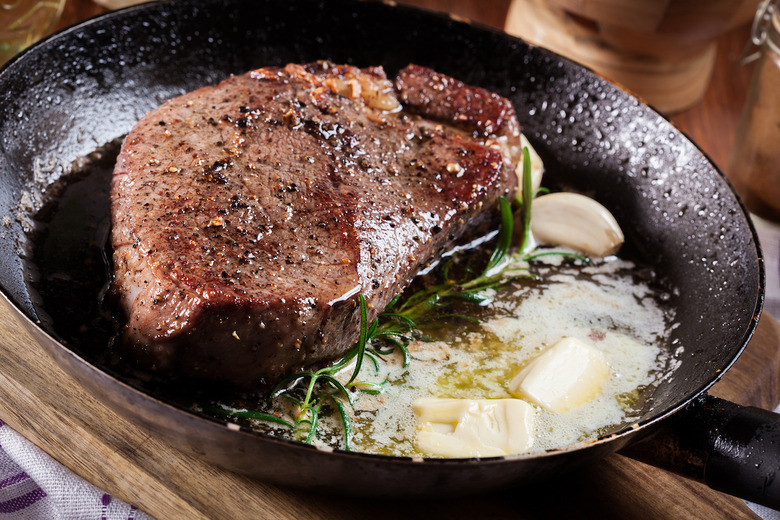 Cast iron skillet: Steak