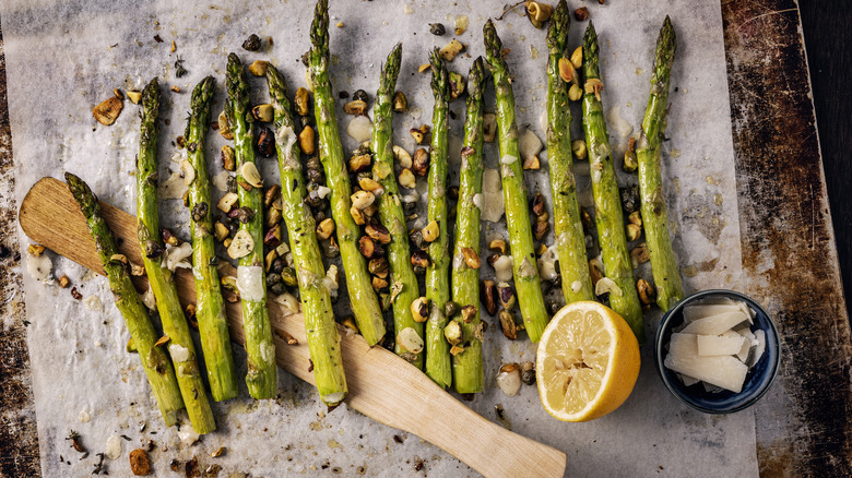 Asparagus on parchment paper