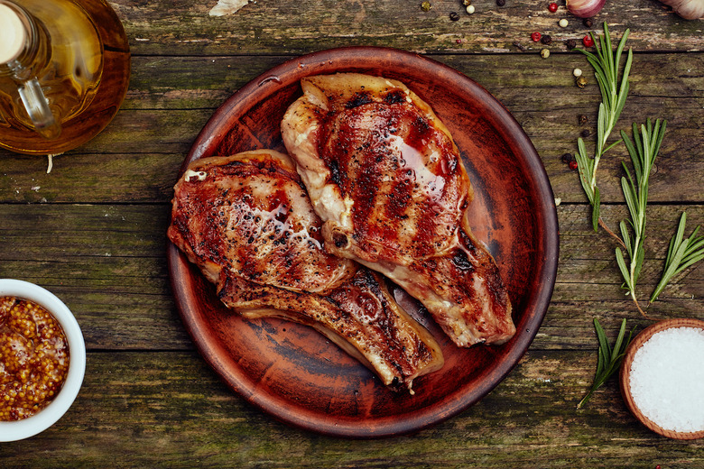 Alabama: Grilled pork chops