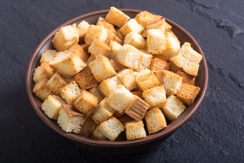 Croutons and breadcrumbs