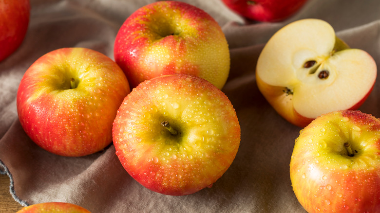 Honeycrisp apples whole and cut