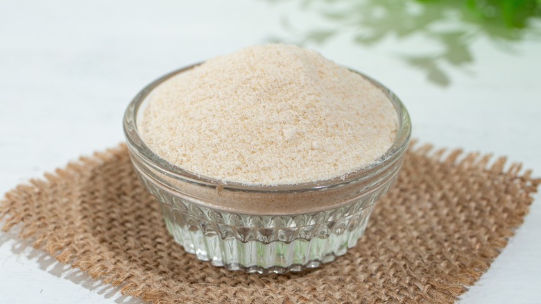 Cane sugar in glass bowl