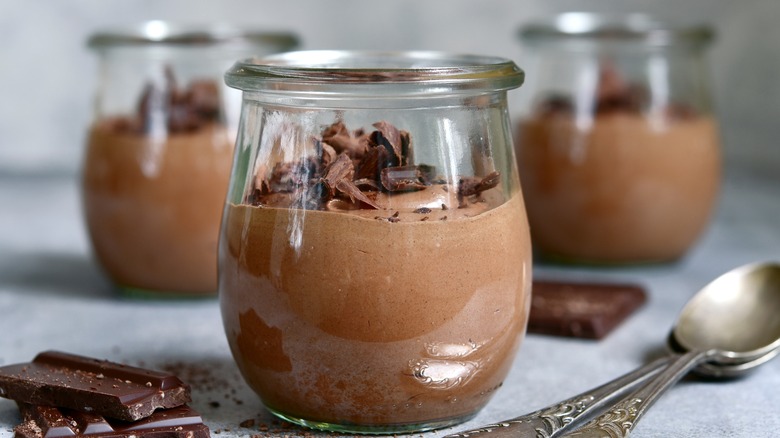 chocolate mousse in glass jars 