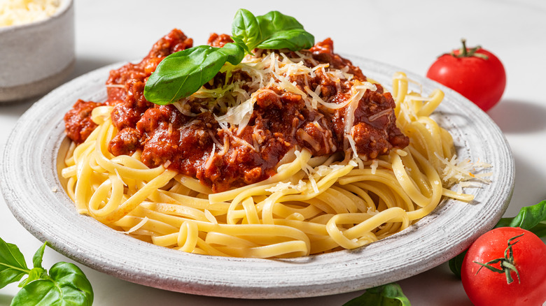 plate of spaghetti with meat sauce