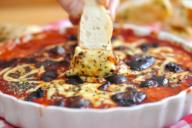 Pita Triangles with Cheesy Pizza Dip