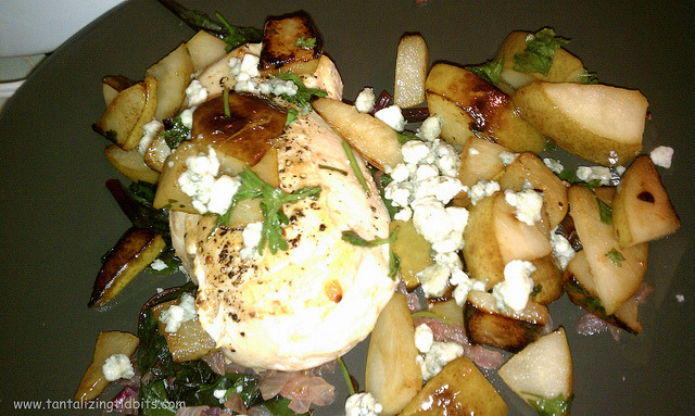 Baked Chicken with Spinach, Pears, and Blue Cheese 