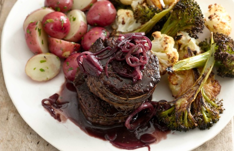 Filet Mignon with Red Wine Sauce